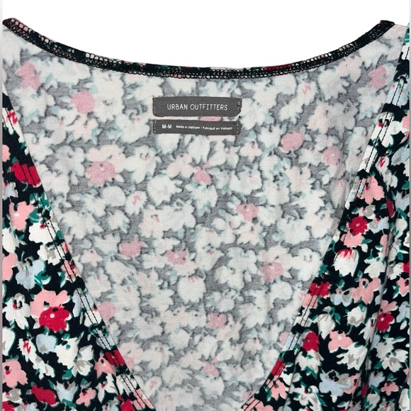 Urban Outfitters Floral Blouse Top Size M - Picture 2 of 6